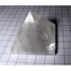 Záhněda pyramida - broušený a leštěný krystal